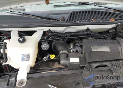 2015 Chevrolet Express 2500 Work Van z USA, uszkodzony, nr VIN 1GCWGFCF9F1168182